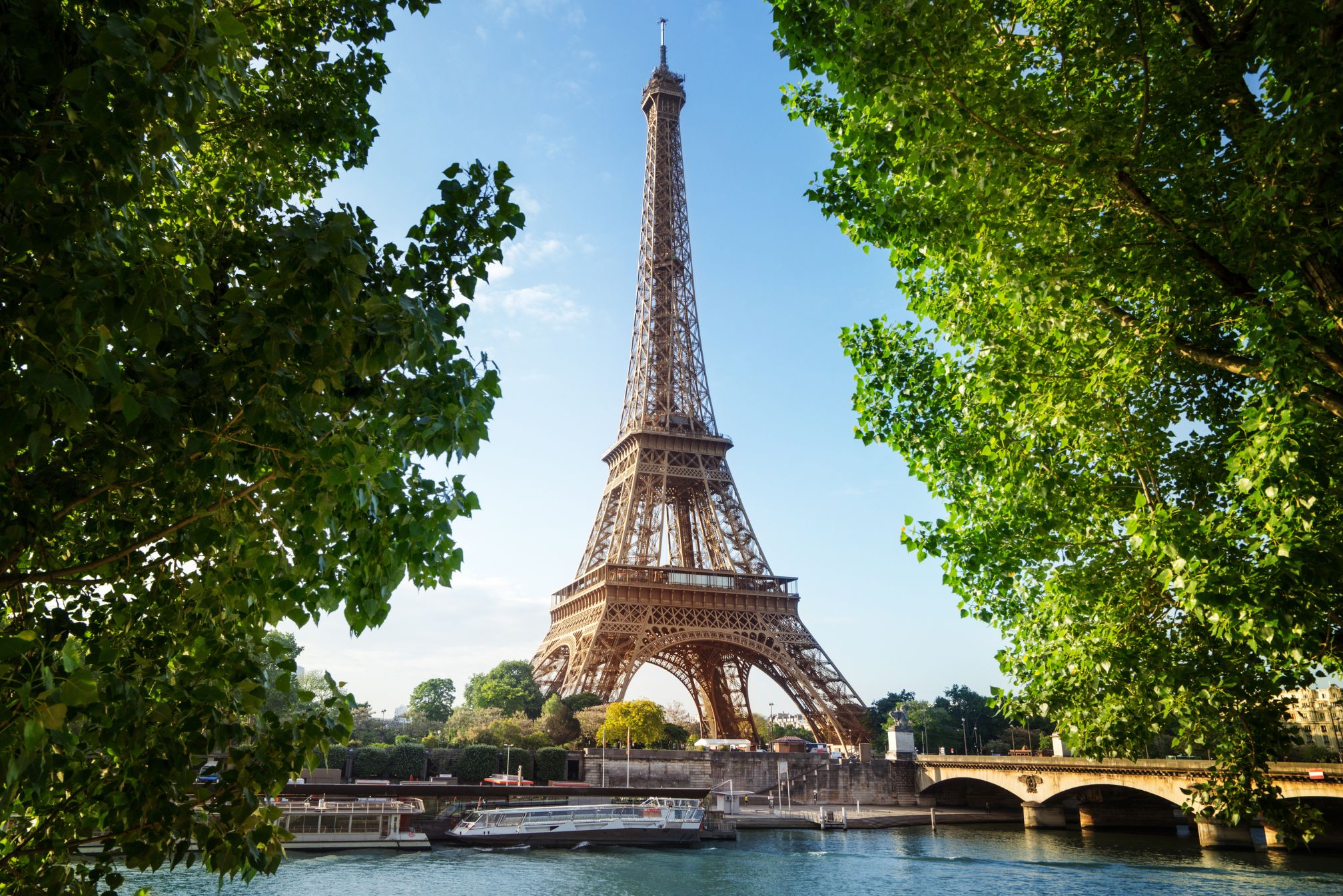 Eifeltoren SmartWalk self-guided tour in Paris eiffel tower walking tour to do in Paris